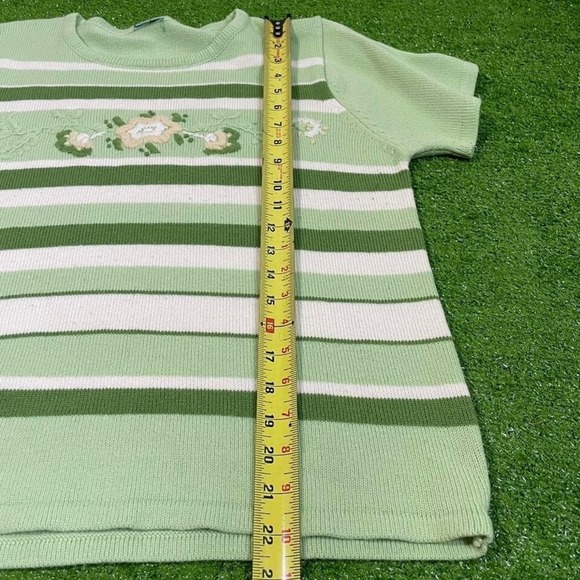 Vintage Women's M-L Green Embroidered Knitted Top Grandmacore Cottagecore - Picture 3 of 4
